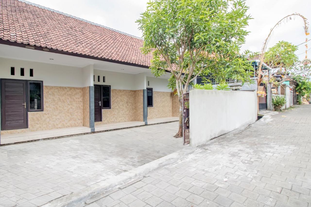 Отель Oyo 2984 Berlian House Ungasan Джимбаран Экстерьер фото