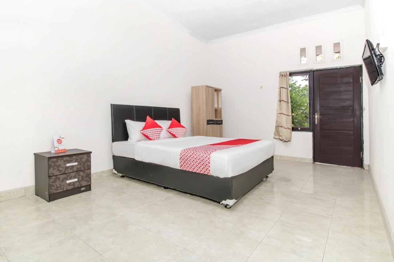 Отель Oyo 2984 Berlian House Ungasan Джимбаран Экстерьер фото